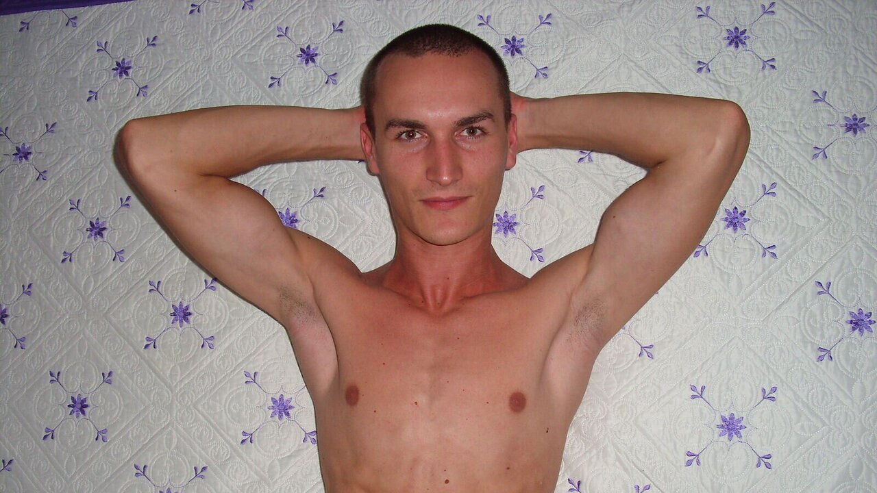 Catch AdrianMarius’s Private Cam Show