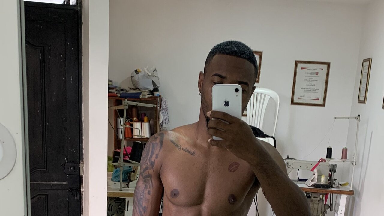 Catch AlexanderDasilva’s Private Cam Show