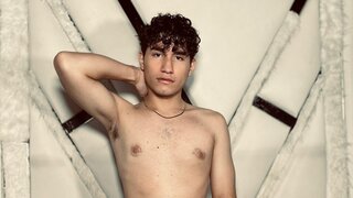 Catch AngelDustin’s Private Cam Show