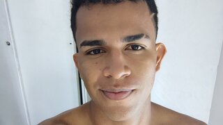 Catch AstonVera’s Private Cam Show