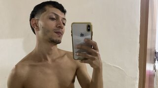 Catch AxelBrooks’s Private Cam Show