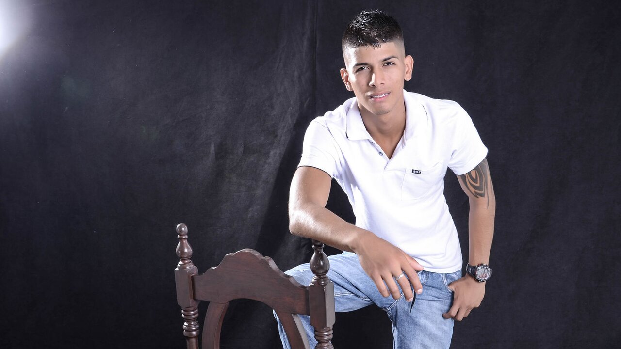 Catch BorisCortes’s Private Cam Show