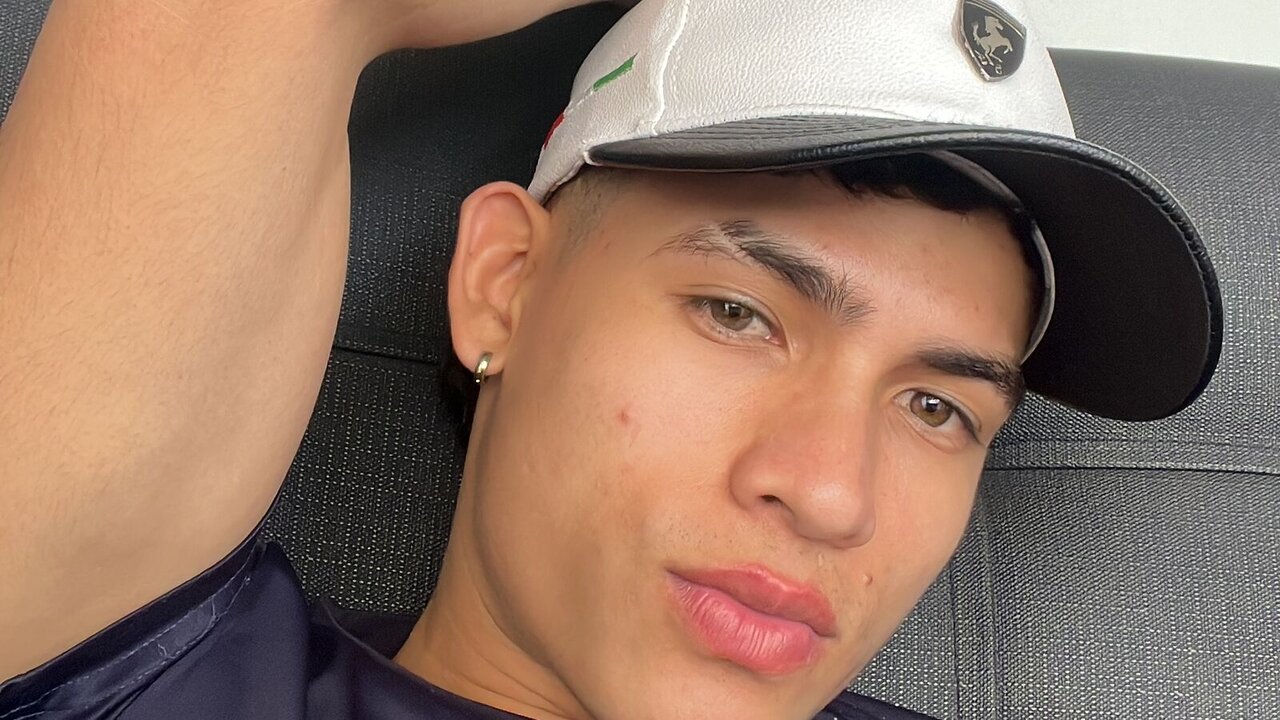 Catch BryanRamos’s Private Cam Show