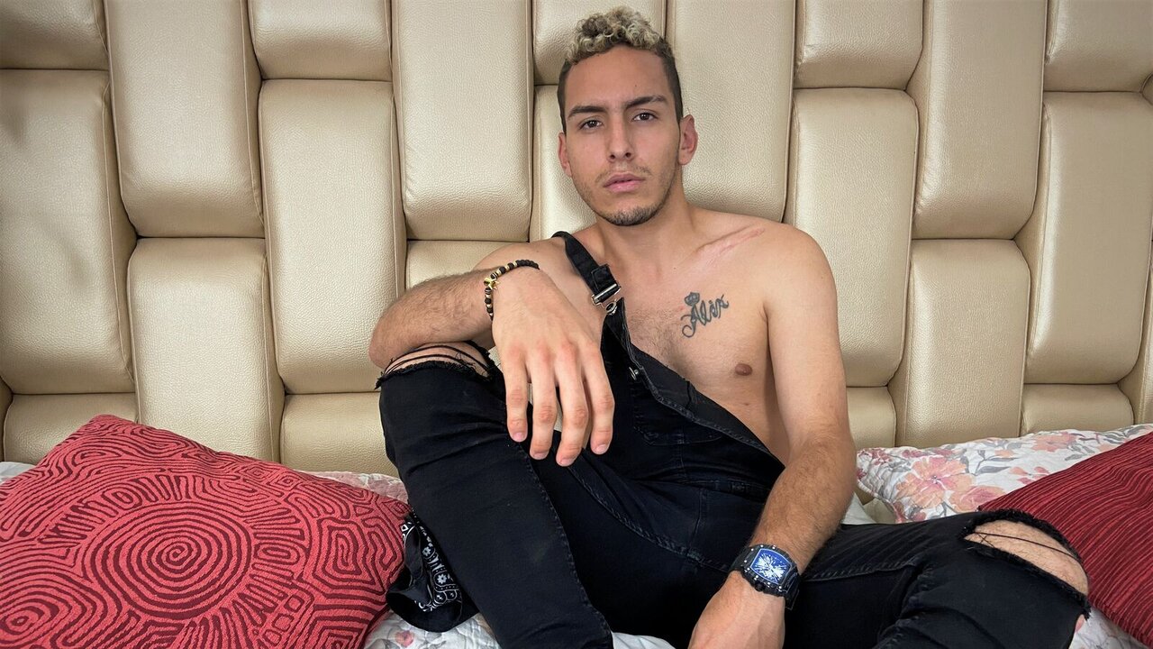 Catch ChrisLavigne’s Private Cam Show