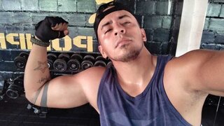 Catch CristopherTomson’s Private Cam Show