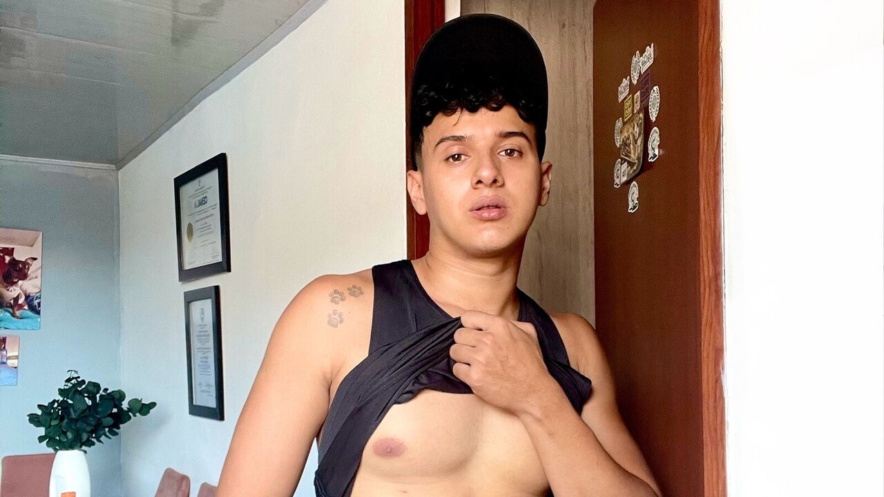 Catch DamonColton’s Private Cam Show