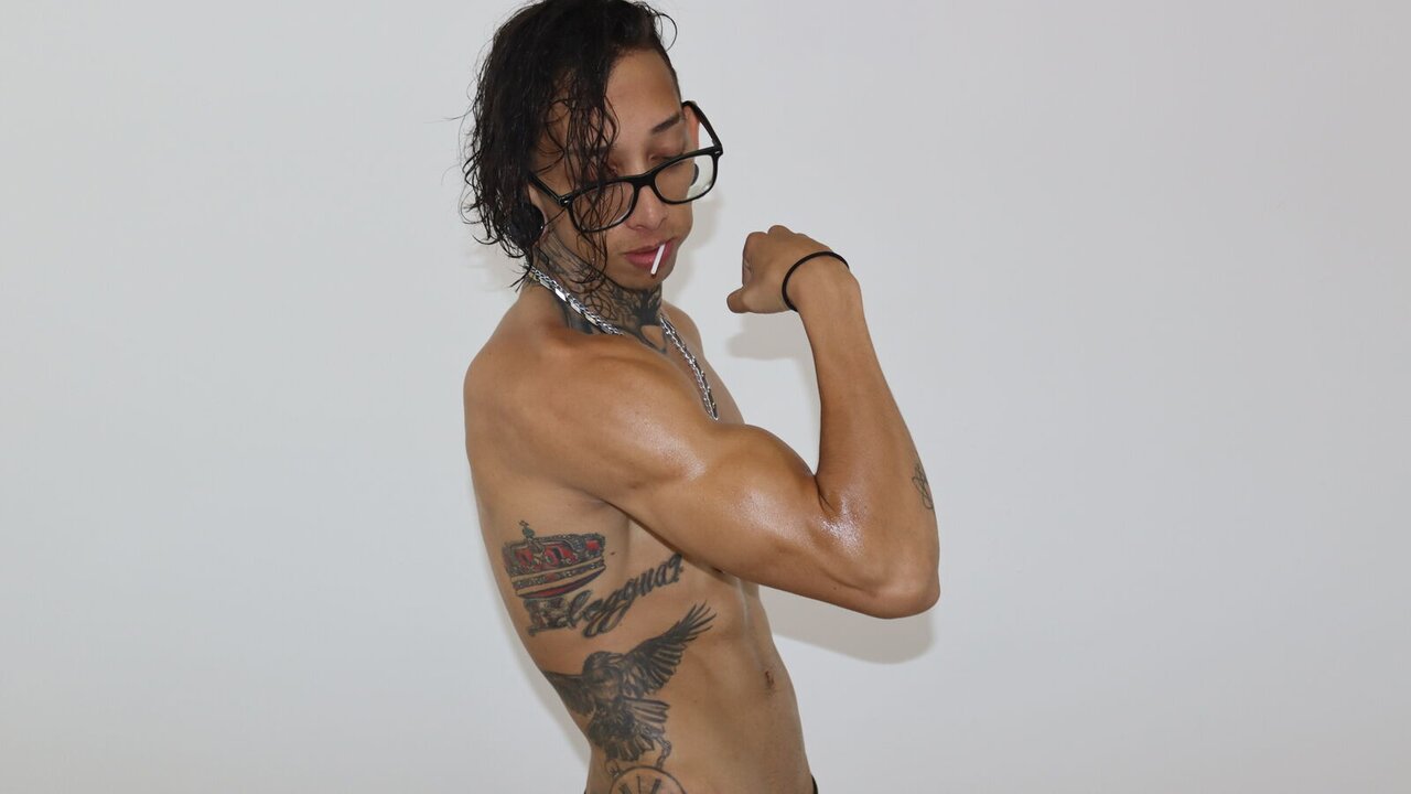 Catch DeibyHarder’s Private Cam Show