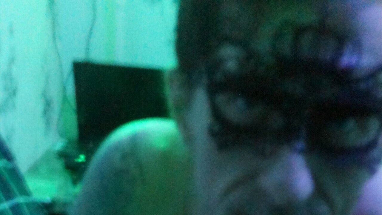 Catch DenisYari’s Private Cam Show