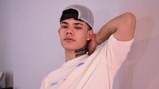 Catch ExtevanDust’s Private Cam Show