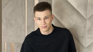 Catch FelixLost’s Private Cam Show
