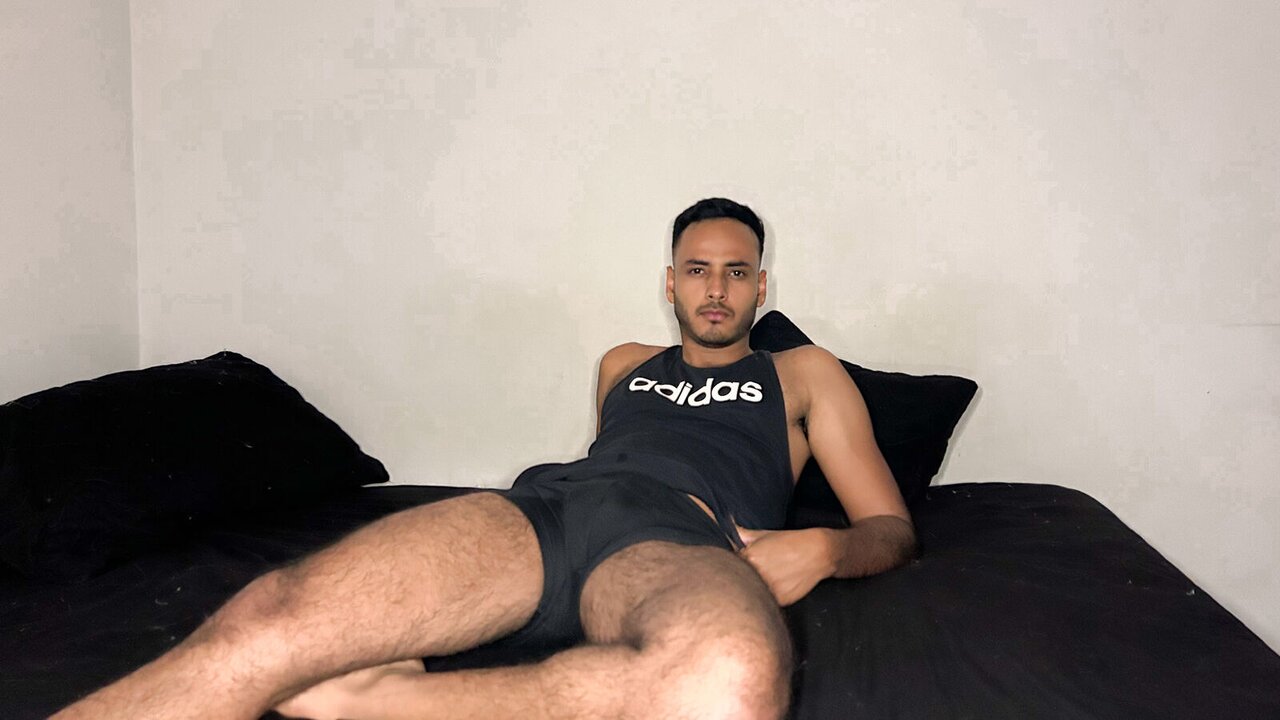 Catch GaryDember’s Private Cam Show