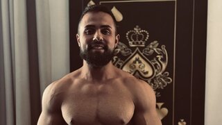 Catch HayesWood’s Private Cam Show