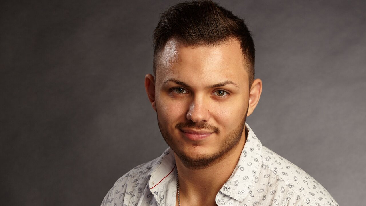 Catch HunkLiviu’s Private Cam Show