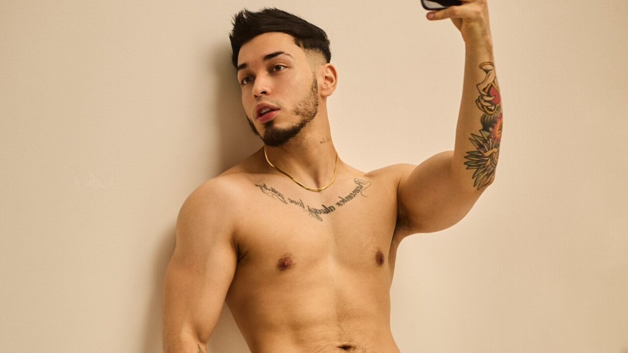 Catch JakeBlaze’s Private Cam Show