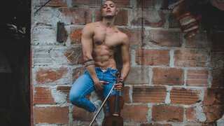 Catch KenMclean’s Private Cam Show