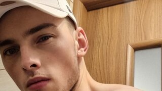 Catch MarkOlberg’s Private Cam Show