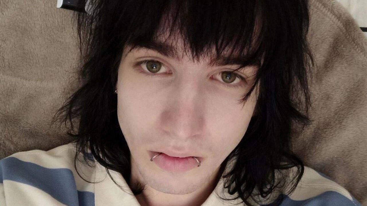 Catch MarkWilliams’s Private Cam Show