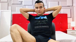 Catch MaxCol’s Private Cam Show