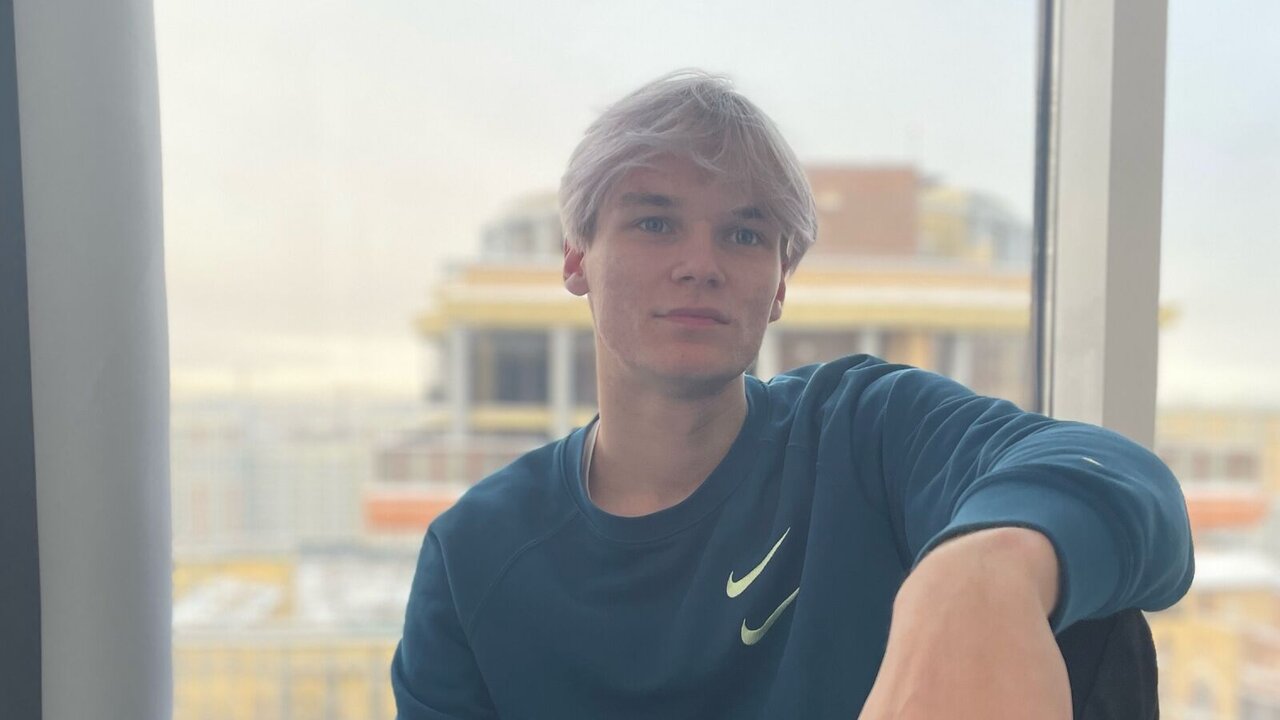 Catch MickeyDevis’s Private Cam Show