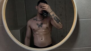 Catch OscarGriffin’s Private Cam Show