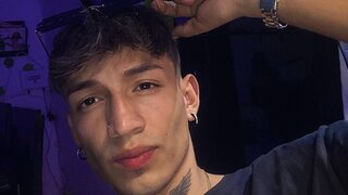 Catch RandyCruz’s Private Cam Show
