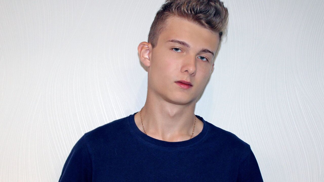 Catch RichMokie’s Private Cam Show