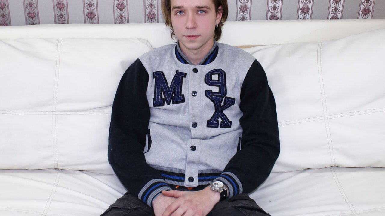 Catch RichardBayord’s Private Cam Show