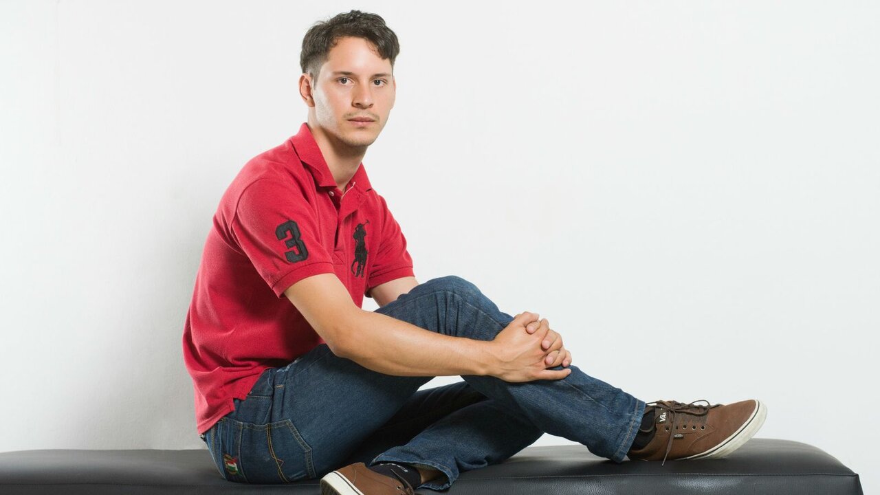 Catch StefanoBond’s Private Cam Show