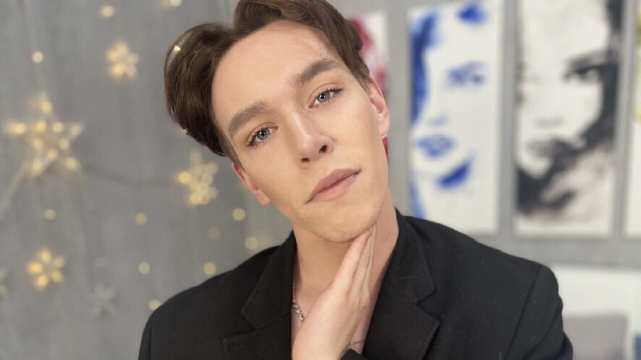 Catch StephanWhite’s Private Cam Show