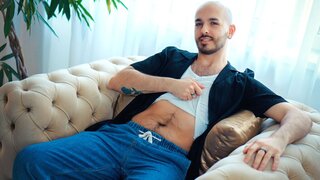 Catch SvenStraus’s Private Cam Show