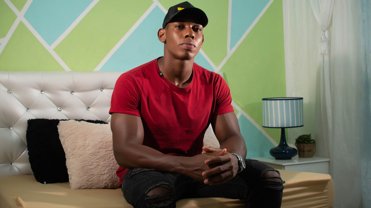 Catch TomasMcGregor’s Private Cam Show