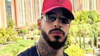 Catch VinzenzRizzo’s Private Cam Show
