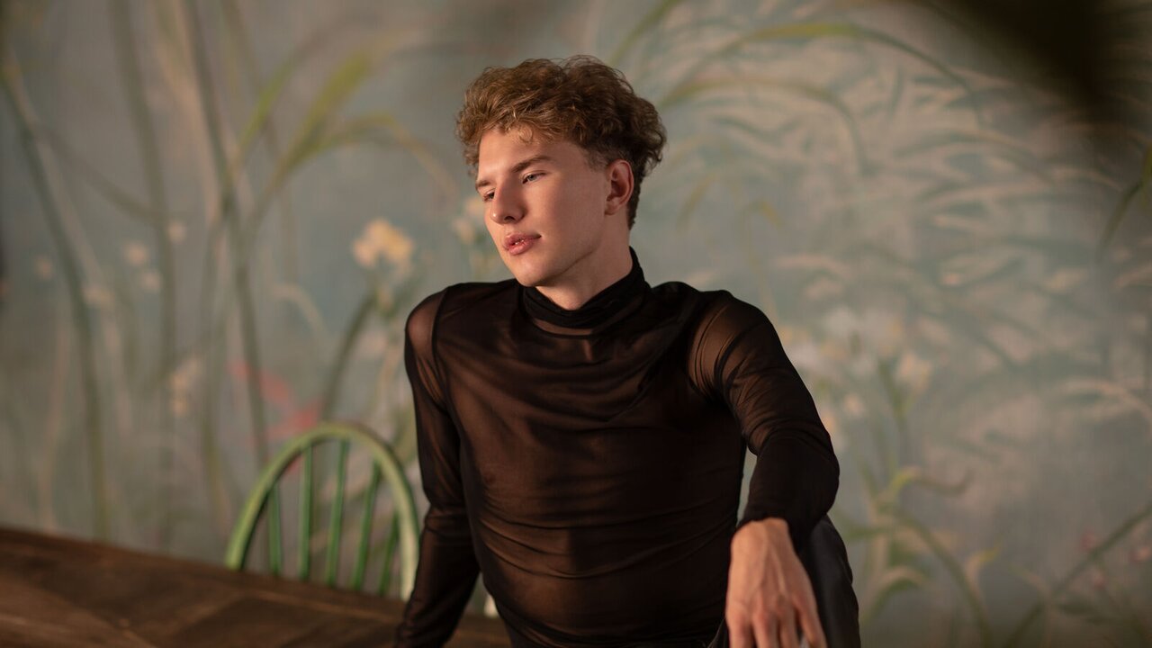 Catch WillieLloyd’s Private Cam Show