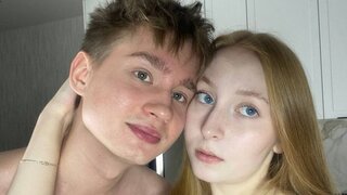 Catch JhonyAndAlice’s Private Cam Show