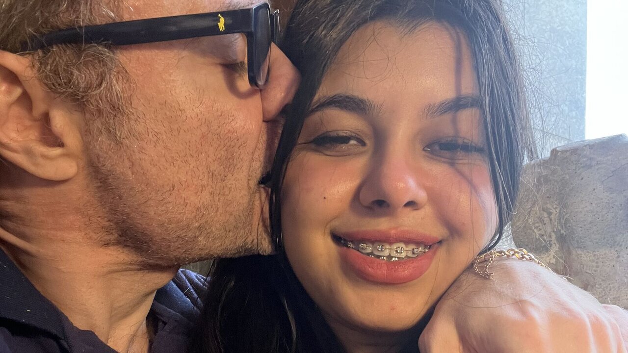 Catch MassimoxElla’s Private Cam Show