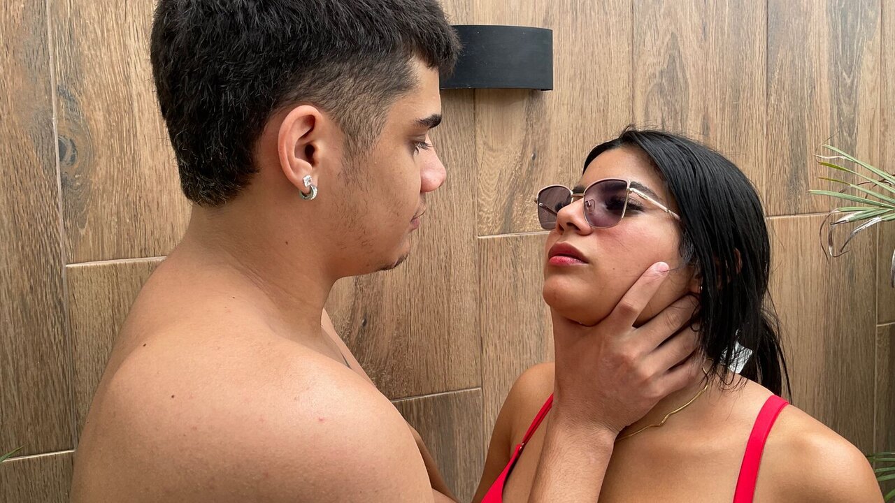Catch RileyAndChriss’s Private Cam Show