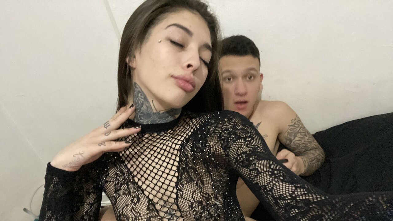 Catch SantannaCouple’s Private Cam Show