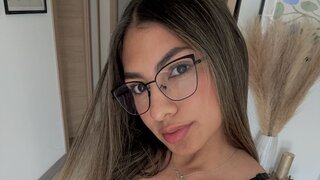 Catch WendyAndJustin’s Private Cam Show