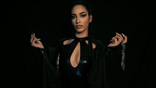 Catch AlmaBridge’s Private Cam Show