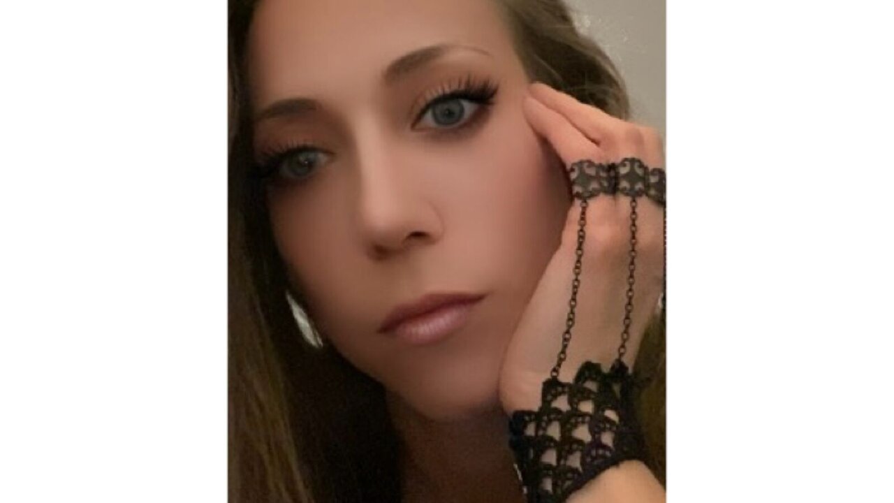 Catch KatyLine’s Private Cam Show