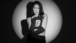 Catch MaylaCherinne’s Private Cam Show