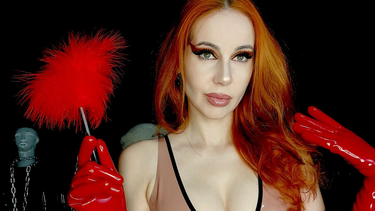 Catch ScarletScharf’s Private Cam Show