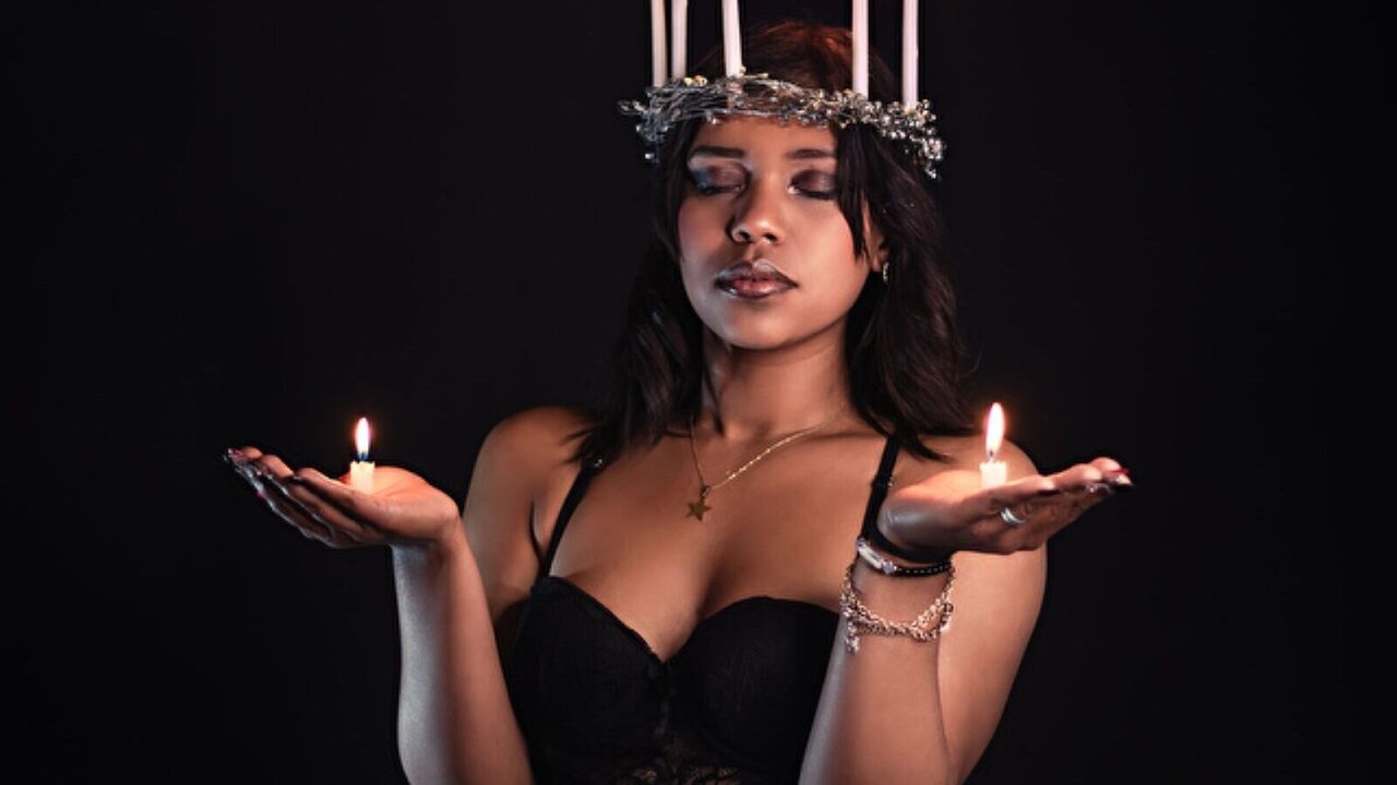 Catch SusanPonces’s Private Cam Show