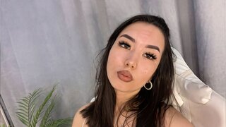 Catch AfraHadwin’s Private Cam Show