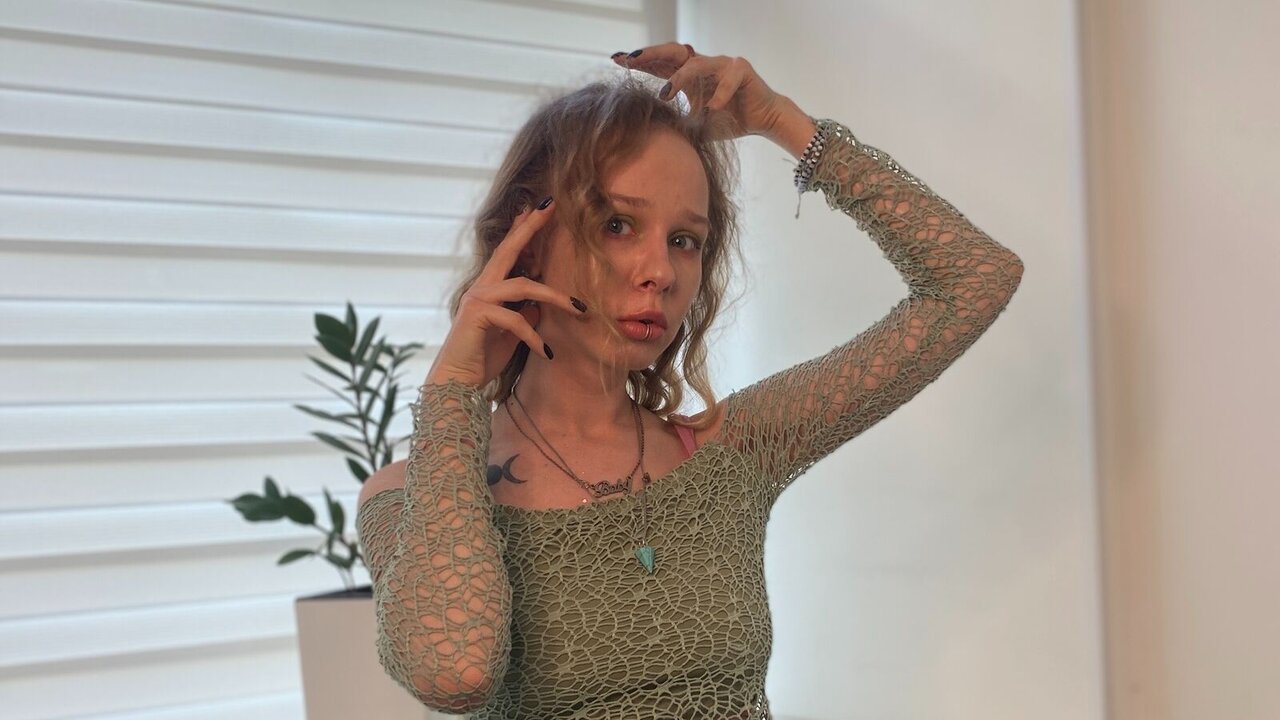 Catch AftonCourtney’s Private Cam Show