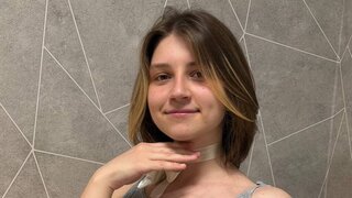 Catch AgnesPassero’s Private Cam Show