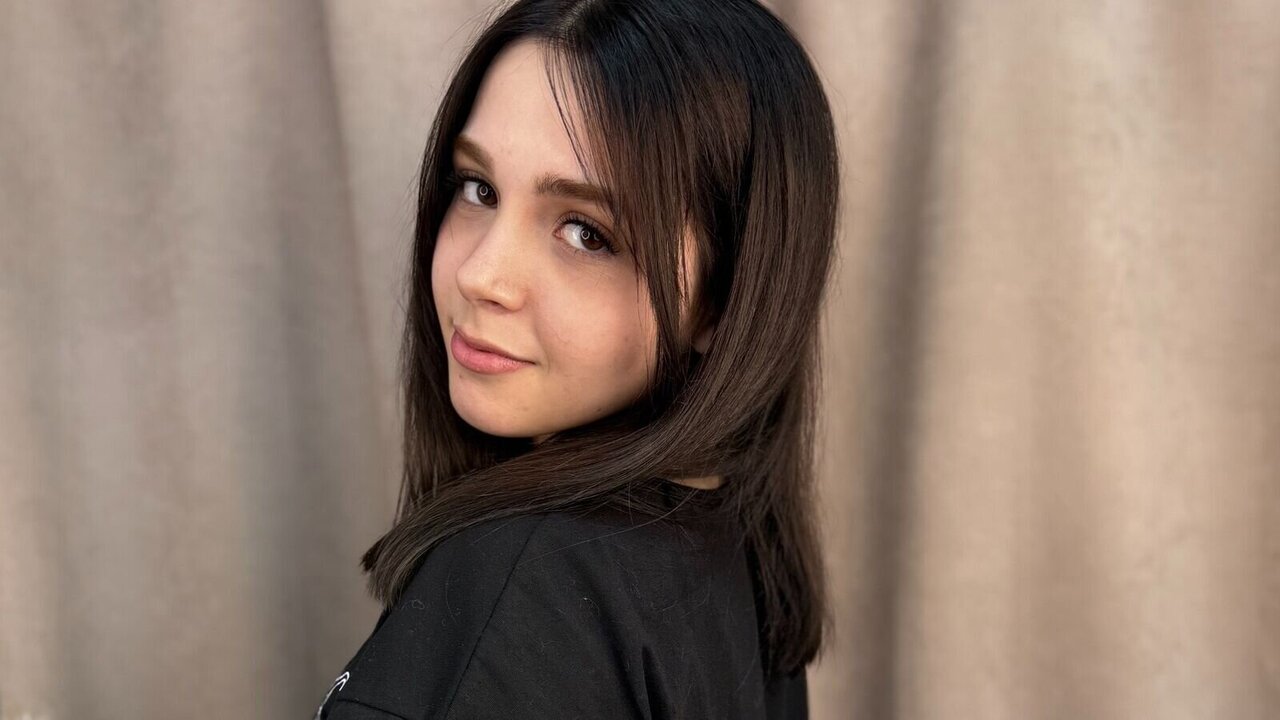 Catch AinsleyHarn’s Private Cam Show