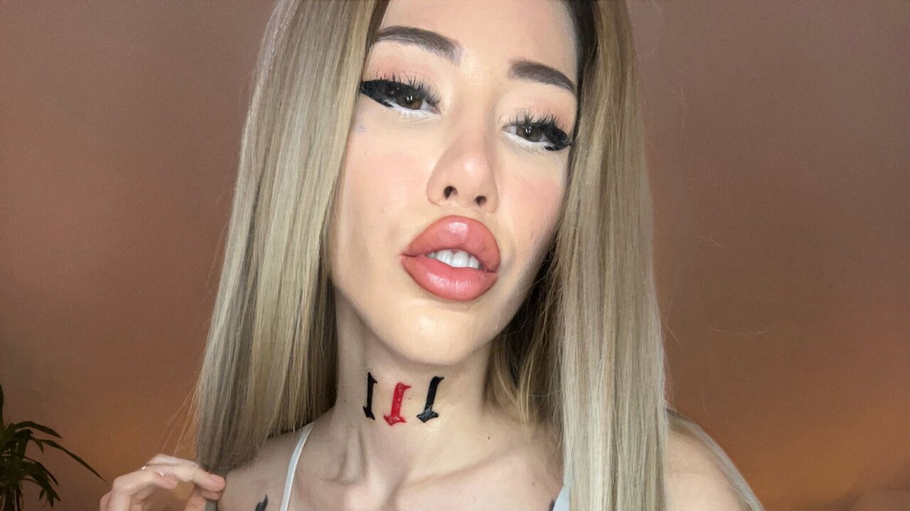 Catch AkaliJane’s Private Cam Show