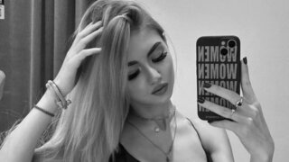 Catch AkikoNagi’s Private Cam Show