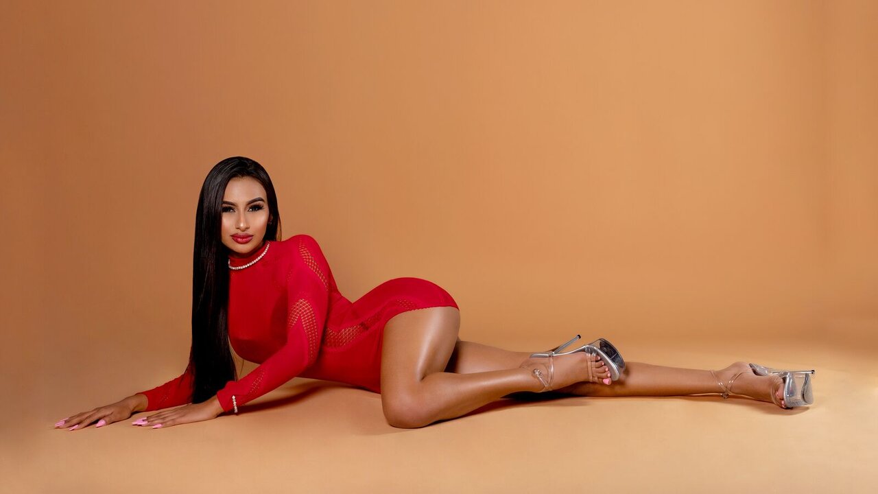 Catch AlessiaMathews’s Private Cam Show